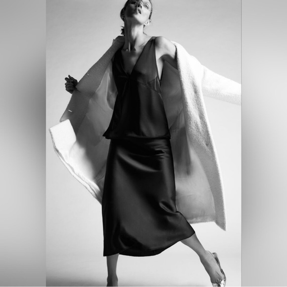 NWOT ZARA SATIN CAMISOLE TOP V NECK OLIVE GREEN XS - Picture 4 of 8